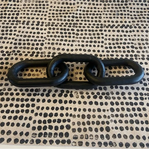 Modern Black Chain Link Decor - Picture 2 of 5